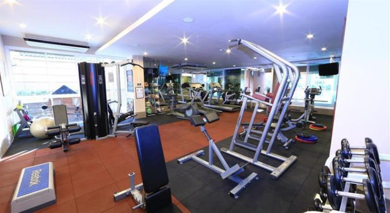 The Tepp Aparthotel Банкок Екстериор снимка