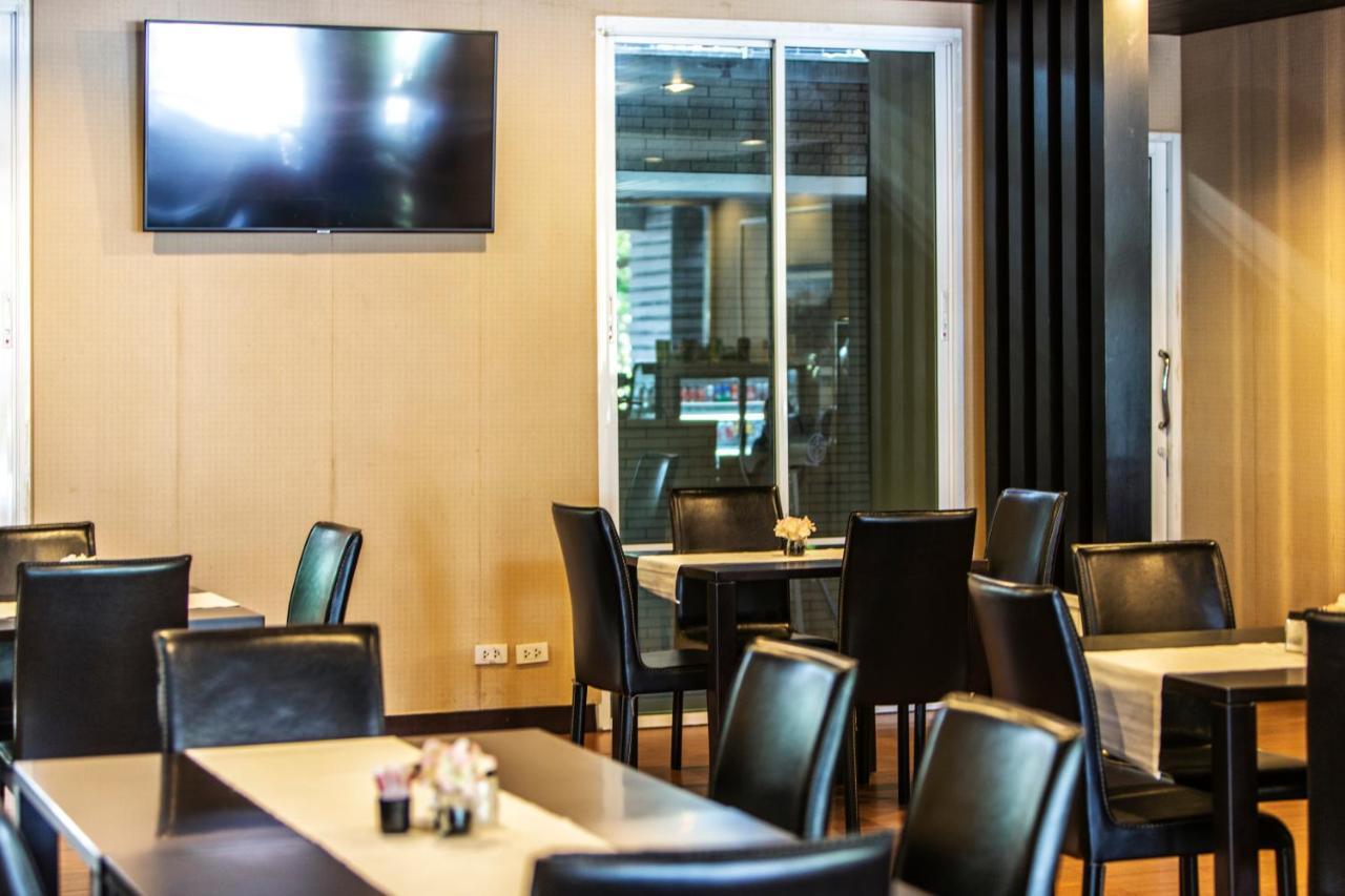 The Tepp Aparthotel Банкок Екстериор снимка