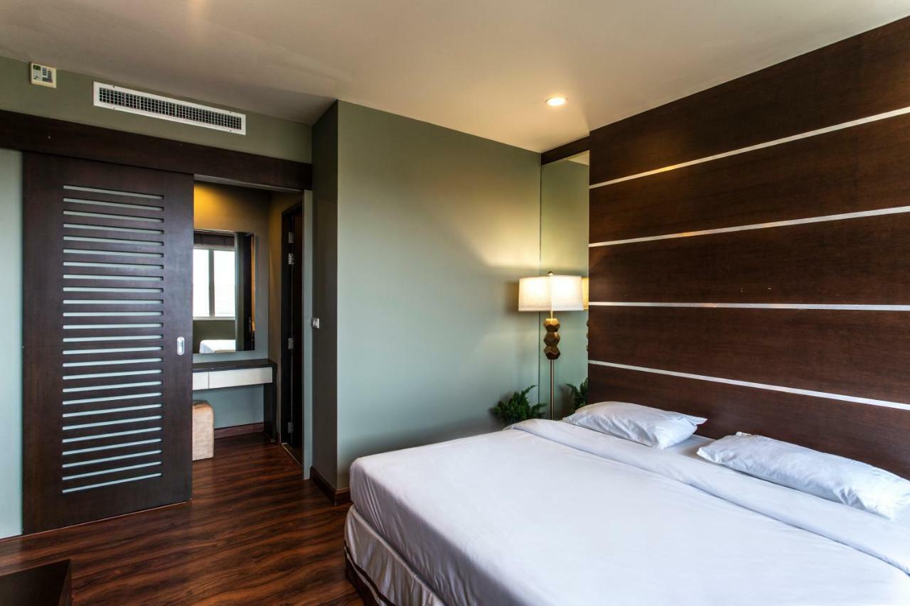 The Tepp Aparthotel Банкок Екстериор снимка